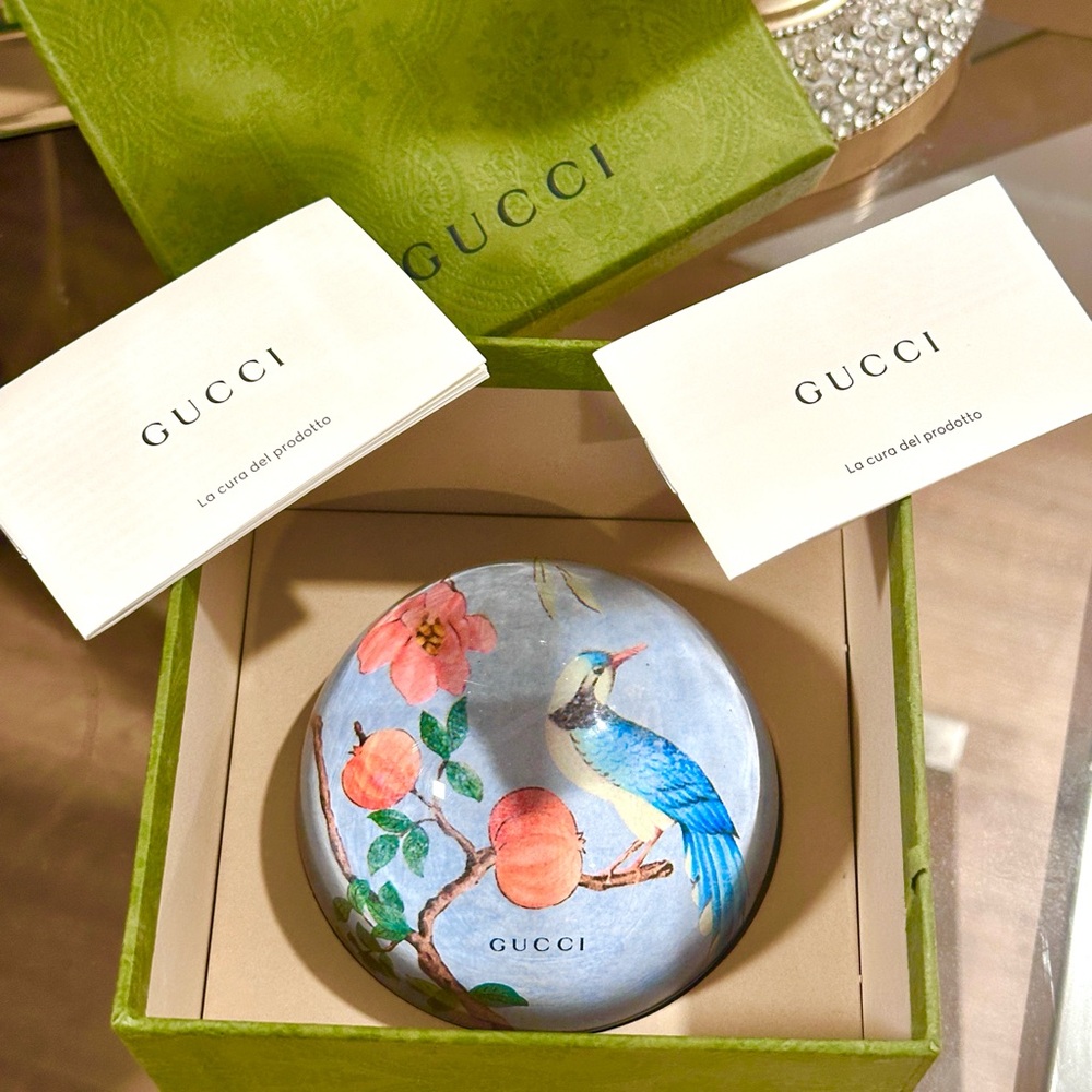 💯🩷🆕 Authentic GUCCI Floral Bird Paperweight Tian Print Blue